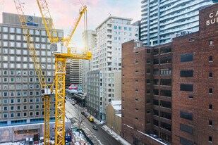 439-447 du Président-Kennedy in Montréal, QC - Building Photo
