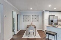 Alister Galleria photo'