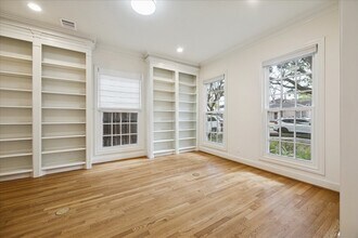 4230 Byron St in Houston, TX - Building Photo - Building Photo