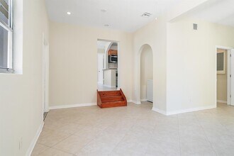 215 S Federal Hwy in Lake Worth Beach, FL - Building Photo - Building Photo