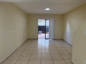 2310 W 60th St in Hialeah, FL - Building Photo - Building Photo