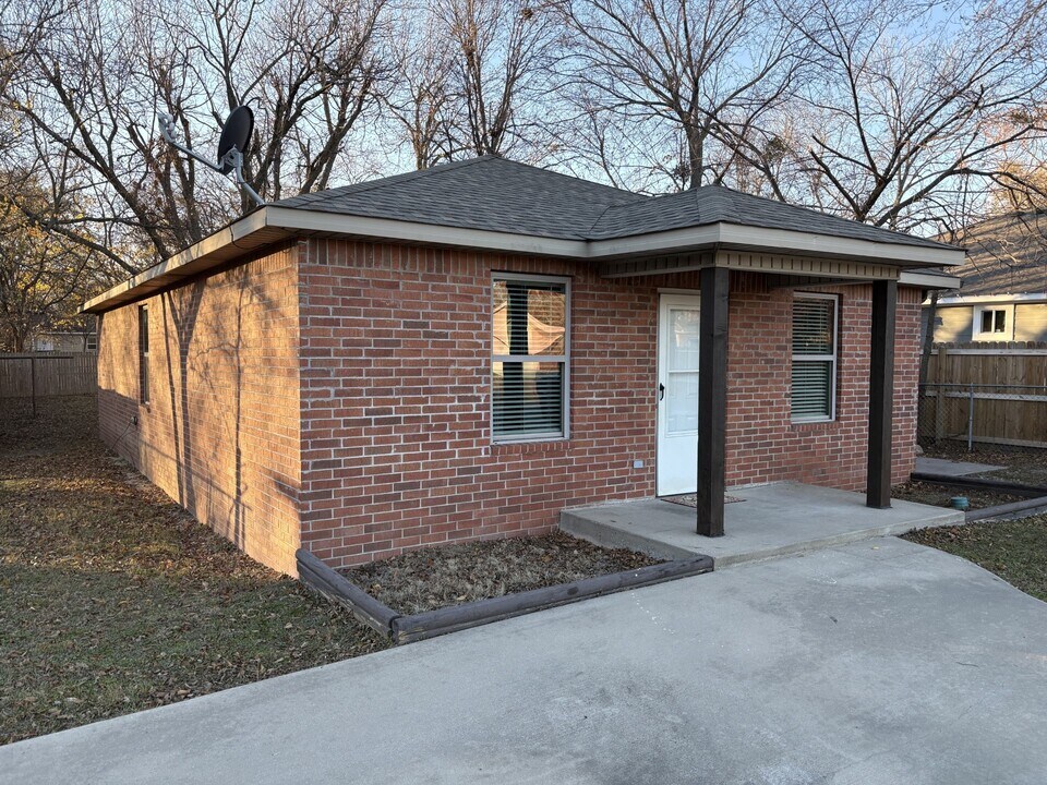 1107 Hailey St in Ardmore, OK - Building Photo