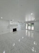 502 Madeira Ave in Coral Gables, FL - Building Photo - Building Photo