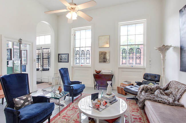 901 Governor Nicholls St, Unit 901 Gov. Nicholls in New Orleans, LA - Foto de edificio - Building Photo