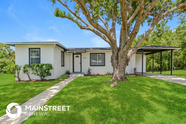 property at 983 N Waycross Cir