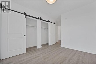 15 Glebe St in Cambridge, ON - Building Photo - Building Photo