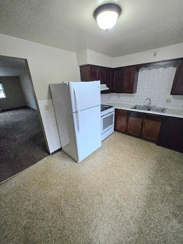 8260 Southern Blvd in Youngstown, OH - Building Photo - Building Photo