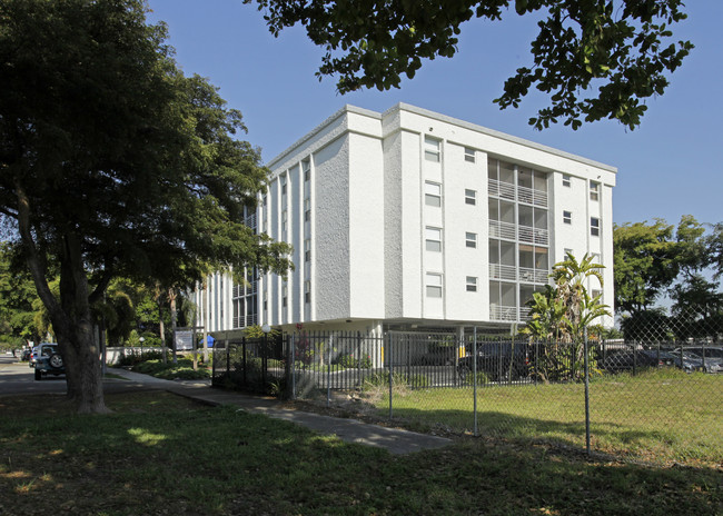 The Chart House Apartments in Miami, FL - Building Photo - Building Photo