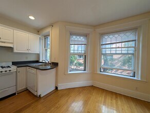 335A Harvard St, Unit 14 in Cambridge, MA - Building Photo - Building Photo