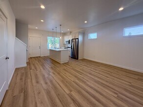 344 SE Shetterly Dr in Dallas, OR - Building Photo - Building Photo