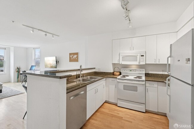 8300 Oceanview Terrace in San Francisco, CA - Building Photo - Building Photo