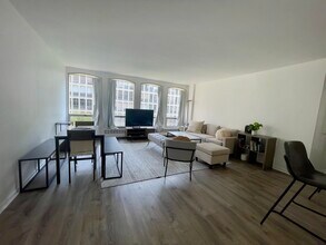 1451 E 55th St in Chicago, IL - Building Photo - Building Photo