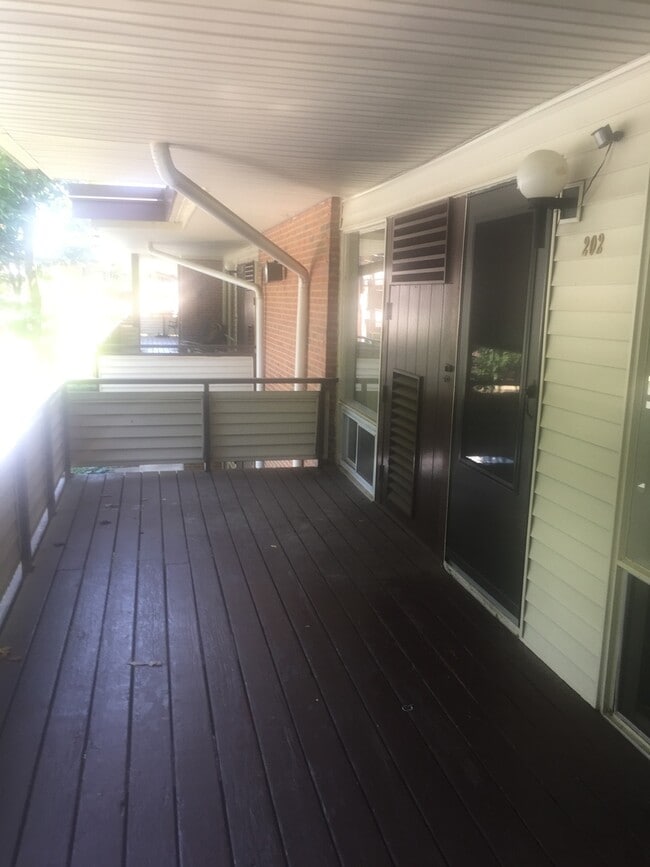 180 Talbott St in Rockville, MD - Building Photo - Building Photo