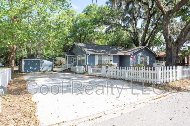 1441 Allen Mac Ct in Orange Park, FL - Building Photo