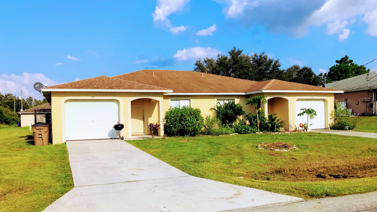 337 Harry Ave S in Lehigh Acres, FL - Building Photo