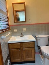 2560 Wood Valley Dr in East Point, GA - Building Photo - Building Photo