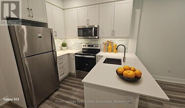 1100 Lackner Pl in Kitchener, ON - Building Photo - Building Photo
