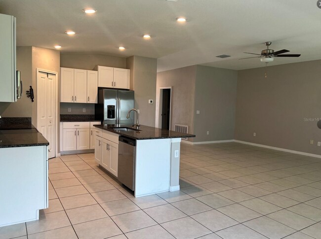 12747 Weston Oaks Ln in Riverview, FL - Building Photo - Building Photo
