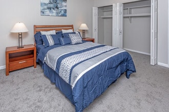 Cove on 10 - Warren, MI in Warren, MI - Foto de edificio - Interior Photo