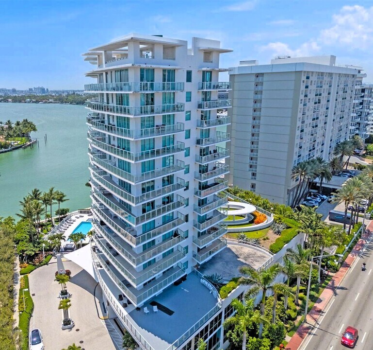 6700 Indian Creek Dr in Miami Beach, FL - Building Photo