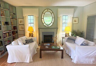 330 Centre Island Rd in Oyster Bay, NY - Building Photo - Building Photo