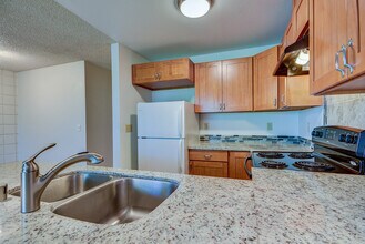 730 SW Harrier Cir in Oak Harbor, WA - Building Photo - Building Photo