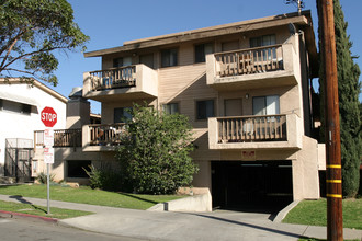 Orizaba Apartments in Long Beach, CA - Building Photo - Building Photo