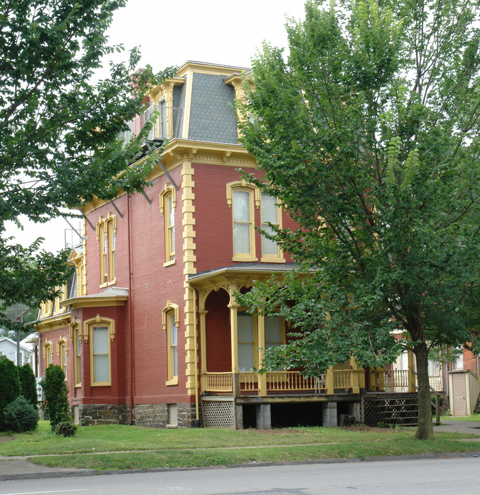 765 W 3rd St in Williamsport, PA - Building Photo