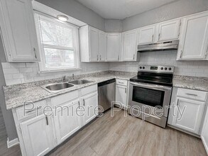 807 S Savage St in Independence, MO - Building Photo - Building Photo