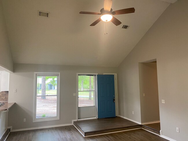 15 Lee Road 977 in Phenix City, AL - Foto de edificio - Building Photo