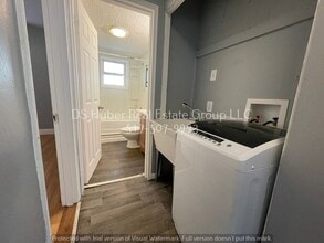 1621 Roselawn Ave in Lansing, MI - Building Photo - Building Photo