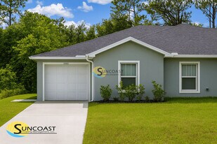 3849 Hollycrest St in Ft. Myers, FL - Building Photo