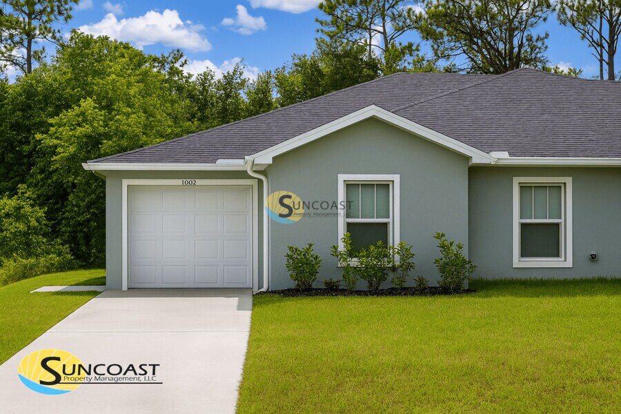 3849 Hollycrest St in Ft. Myers, FL - Building Photo