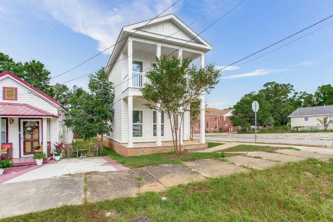 923 W Belmont St in Pensacola, FL - Building Photo - Building Photo