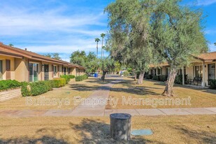 2534 N 22nd Dr in Phoenix, AZ - Foto de edificio - Building Photo