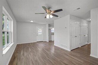 317 Jones St in Bonham, TX - Building Photo - Building Photo