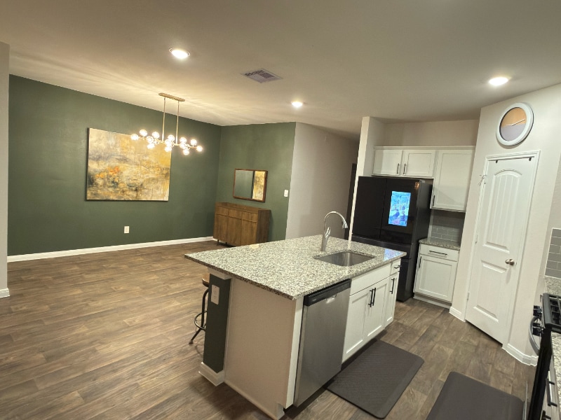 300 Belmont Pl in Lockhart, TX - Building Photo