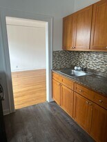 6940 S Crandon Ave in Chicago, IL - Building Photo