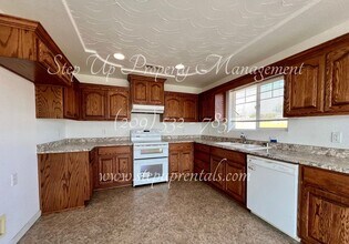 9733 Rastro Way in La Grange, CA - Building Photo - Building Photo