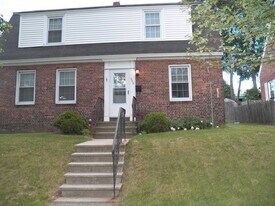 648 Kearsarge Way, Unit 648 in Portsmouth, NH - Building Photo