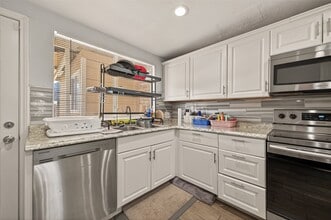 13175 Clarewood Dr in Houston, TX - Building Photo - Building Photo