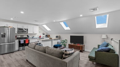 120 Pitman St, Unit 3 in Providence, RI - Building Photo - Building Photo