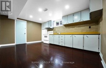 68 Rosehill Blvd in Oshawa, ON - Building Photo - Building Photo