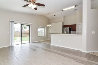 10827 Peppersong Dr in Riverview, FL - Building Photo - Building Photo