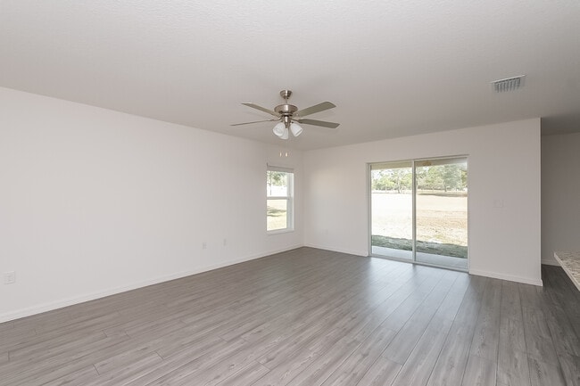 8825 Southern Charm Cir in Brooksville, FL - Building Photo - Building Photo