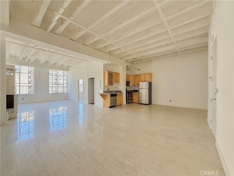 312 W 5th St, Unit 714 in Los Angeles, CA - Building Photo