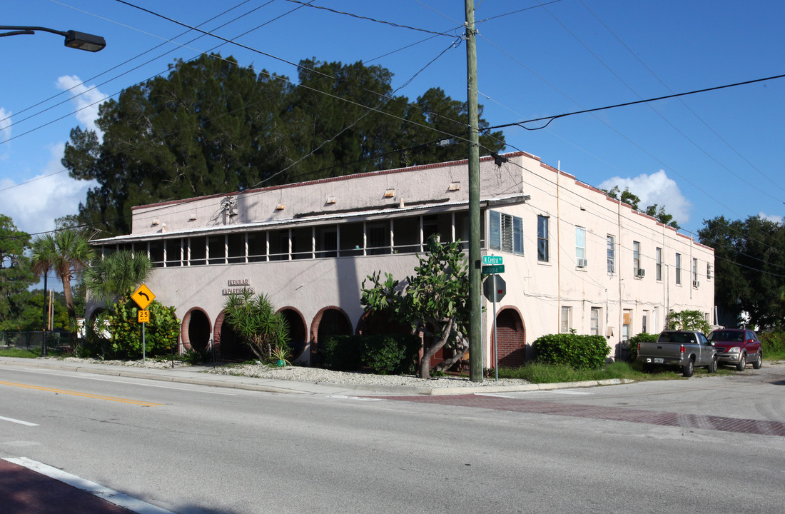 Kenmar Apartments in Nokomis, FL - Foto de edificio