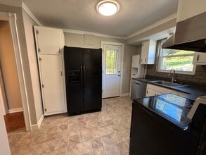 217 Stevens Dr in Pittsburgh, PA - Building Photo - Building Photo