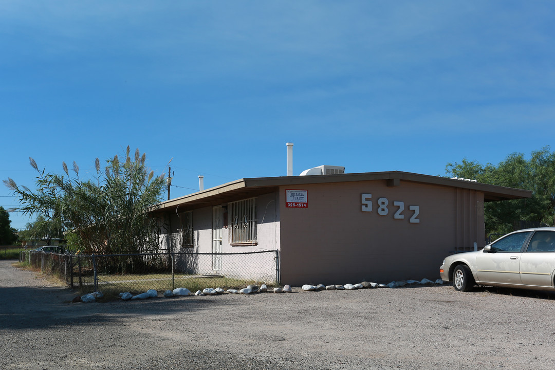 5822 E 24th St in Tucson, AZ - Building Photo