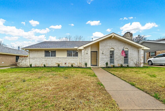 property at 4618 Bayberry Ln